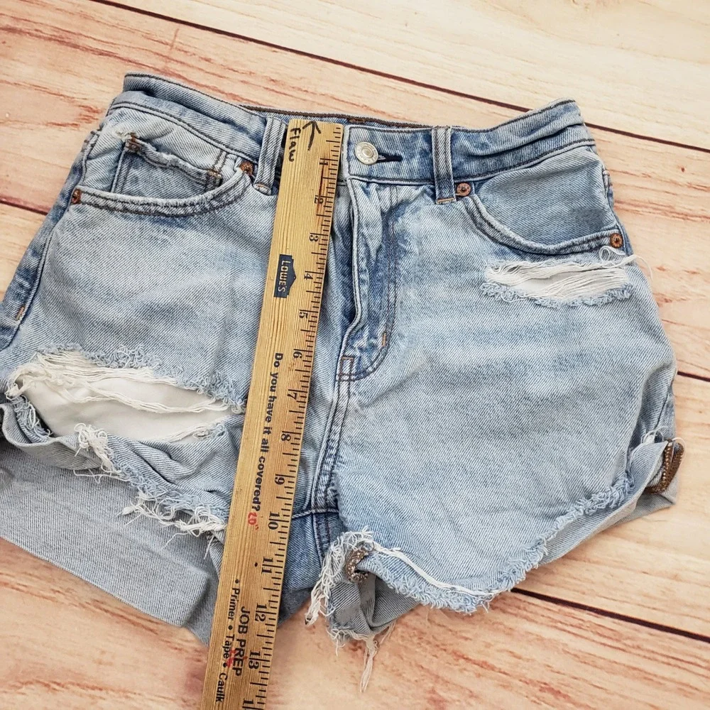 American Eagle Mom Short Women 0 Light Wash Distressed High Waisted Denim Shorts